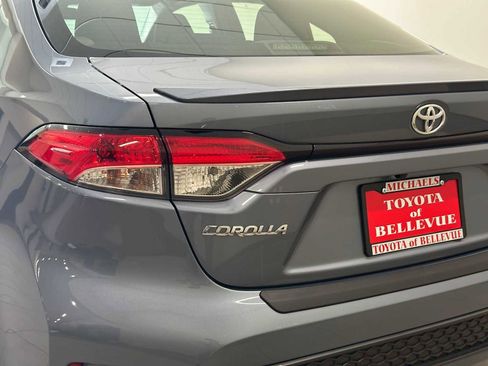 Certified 2021 Toyota Corolla SE w/ SE Premium Package FWD image 7