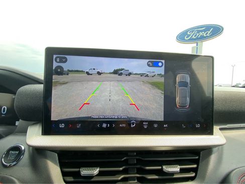 Used 2025 Ford Explorer ST-Line w/ ST-Line Street Pack AWD/4WD image 38