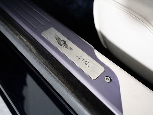 Used 2018 Aston Martin Lagonda image 41