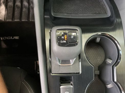 Used 2025 Nissan Rogue S AWD/4WD image 20
