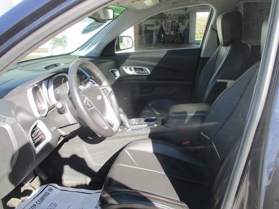 Used 2016 Chevrolet Equinox LTZ w/ Enhanced Convenience Package AWD/4WD image 29