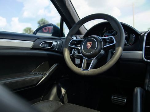 Used 2015 Porsche Cayenne Turbo AWD/4WD image 29