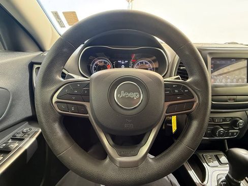 Used 2020 Jeep Cherokee Latitude FWD image 20