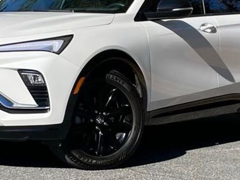 Used 2024 Buick Envista Sport Touring w/ Convenience I Package image 2