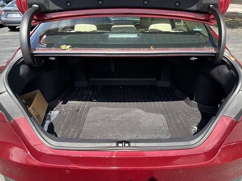 Used 2018 Toyota Camry XLE image 6