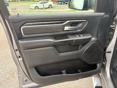 Used 2019 RAM 1500 Big Horn AWD/4WD image 9