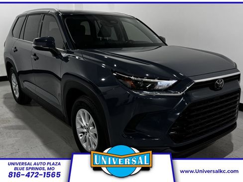 Used 2024 Toyota Grand Highlander AWD image 1