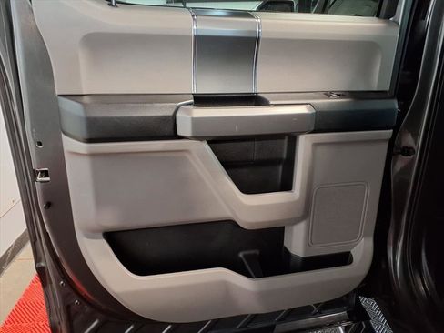 Used 2018 Ford F150 XLT w/ Equipment Group 302A Luxury image 15