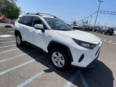 Used 2021 Toyota RAV4 LE AWD/4WD image 7