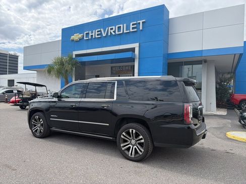 Used 2018 GMC Yukon XL Denali w/ Enhanced Security Package image 13