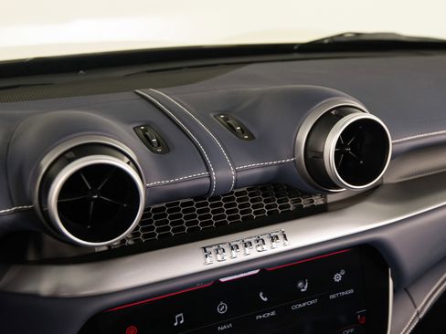 Certified 2020 Ferrari Portofino RWD image 28