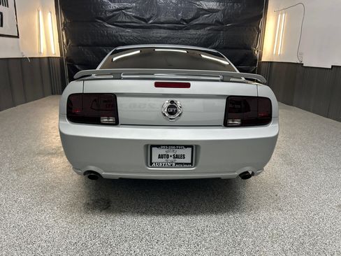 Used 2005 Ford Mustang GT Premium RWD image 5