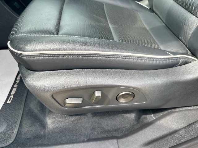 Used 2025 GMC Acadia Denali w/ LPO, Floor Liner Package FWD image 39