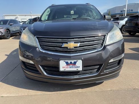 Used 2015 Chevrolet Traverse LS image 2