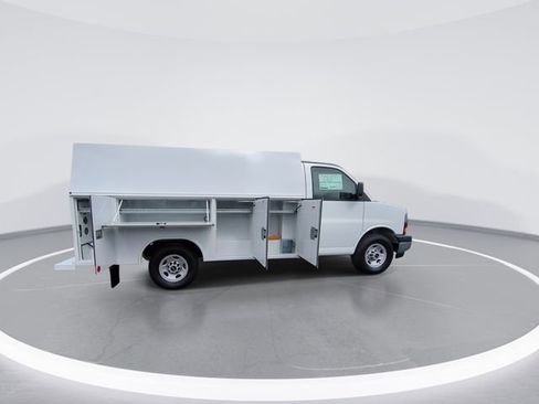 New 2025 GMC Savana 3500 Work Van w/ Power Convenience Package image 9