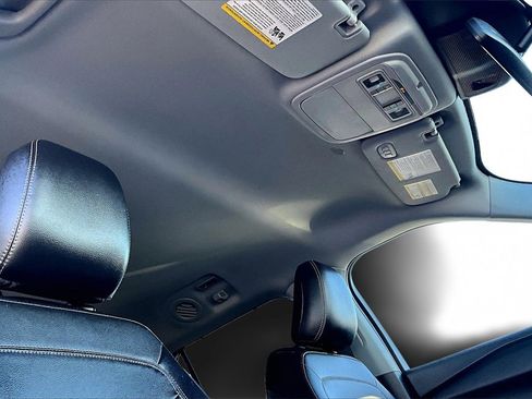 Used 2022 Ford Explorer Limited image 22