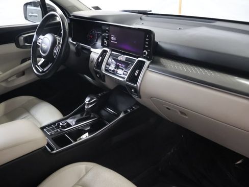 Used 2022 Kia Sorento S FWD image 10