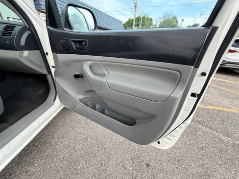 Used 2012 Toyota Tacoma 2WD Regular Cab image 33