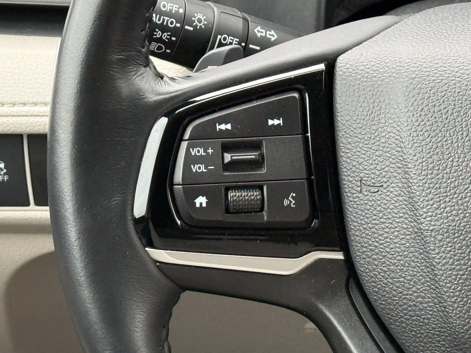 Used 2025 Honda Odyssey EX-L image 33
