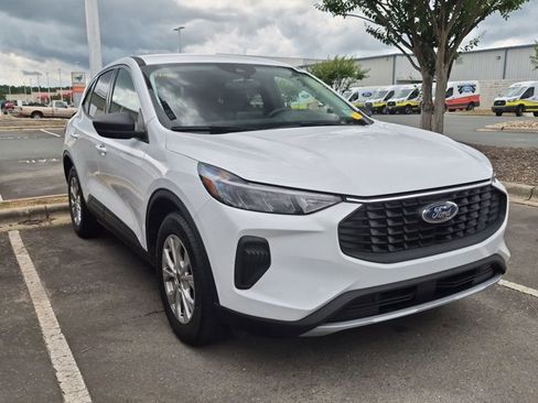 Certified 2024 Ford Escape Active FWD image 2