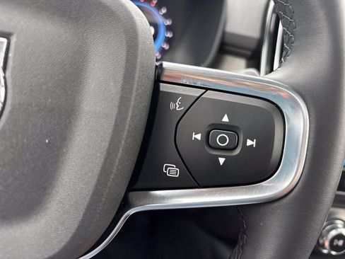 Used 2024 Volvo XC40 B5 Plus AWD/4WD image 28
