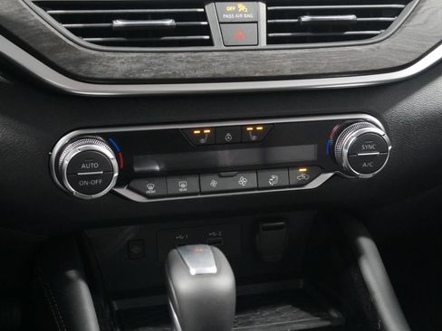 New 2025 Nissan Altima 2.5 SL FWD image 23