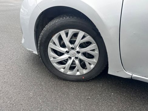 Used 2019 Toyota Corolla LE w/ Carpet Mat Package (TMS) image 27