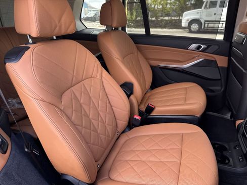 Used 2023 BMW X7 xDrive40i w/ Executive Package AWD/4WD image 27