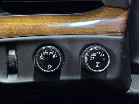 Used 2017 Cadillac Escalade Premium Luxury image 47
