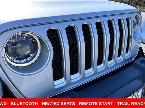 Used 2023 Jeep Wrangler Unlimited Sahara w/ Cold Weather Group AWD/4WD image 31