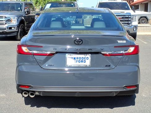 Used 2026 Toyota Camry SE FWD image 4