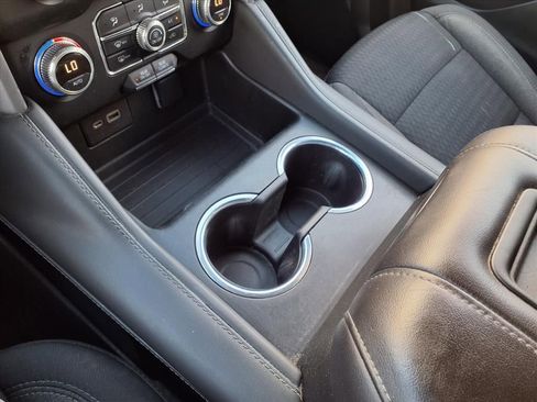 Used 2022 GMC Yukon SLE image 25