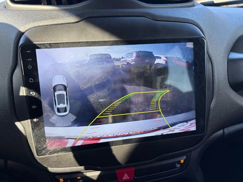 Used 2017 Jeep Renegade Limited image 25