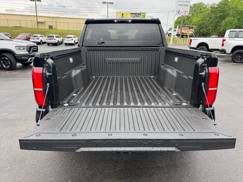 Used 2025 Toyota Tacoma SR5 AWD/4WD image 18