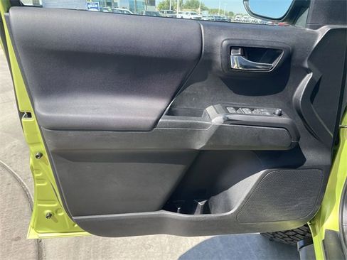 Used 2023 Toyota Tacoma TRD Off-Road image 20