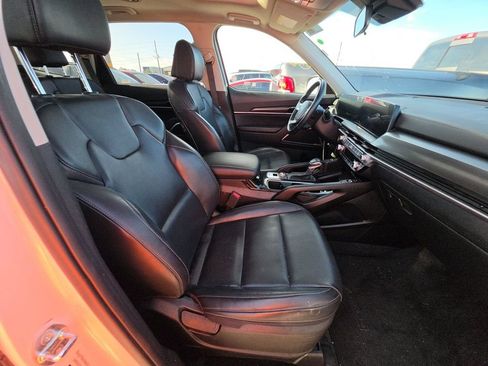 Used 2025 Kia Telluride S AWD/4WD image 5