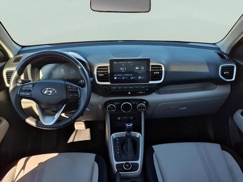 Used 2023 Hyundai Venue SEL image 15