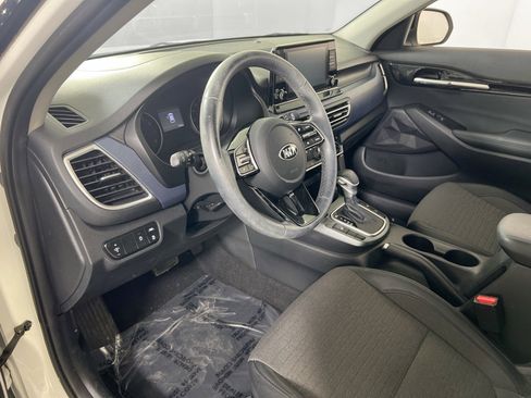 Used 2021 Kia Seltos S image 9