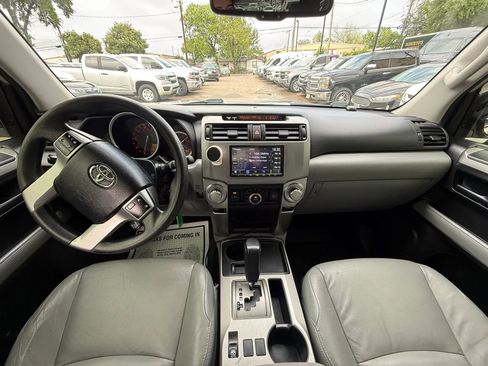 Used 2013 Toyota 4Runner SR5 w/ Convenience Pkg image 9