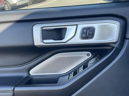 Used 2020 Ford Explorer ST w/ ST Street Pack image 21