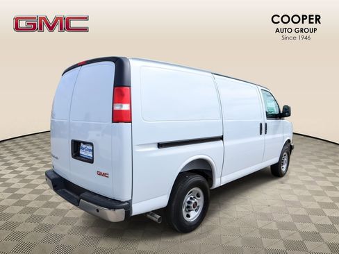 New 2026 GMC Savana 3500 w/ Driver Convenience Package RWD image 17