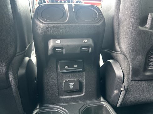 Used 2023 Jeep Gladiator Rubicon w/ LED Lighting Group AWD/4WD image 23