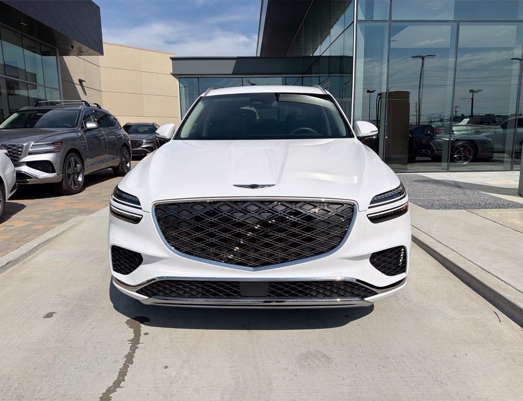 Used 2026 Genesis GV70 2.5T AWD/4WD image 3