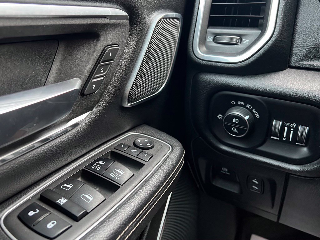 Used 2023 RAM 1500 Laramie AWD/4WD image 21