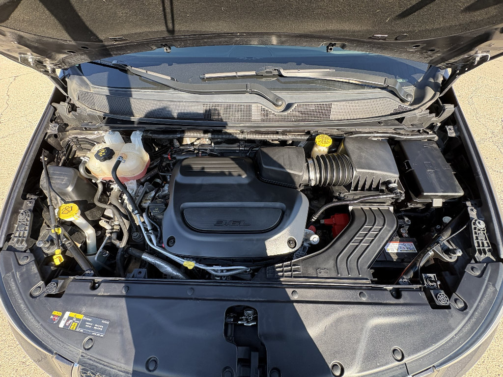 Used 2023 Chrysler Pacifica Touring-L FWD image 13