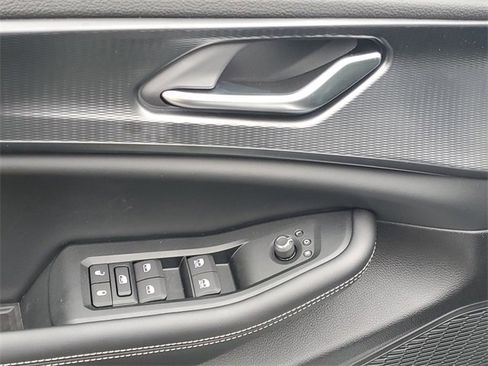 New 2025 Jeep Grand Cherokee L Altitude image 18