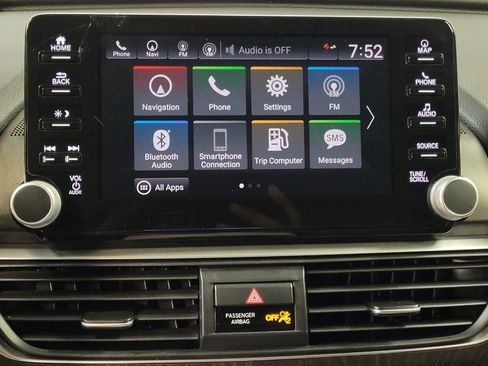 Used 2018 Honda Accord Touring image 25