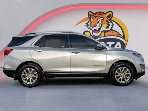 Used 2018 Chevrolet Equinox LT w/ Sun & Infotainment Package image 4