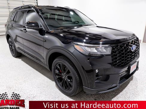 Used 2025 Ford Explorer ST-Line w/ ST-Line Street Pack AWD/4WD image 6