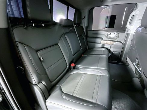 Used 2022 GMC Sierra 2500 Denali w/ Denali Ultimate Package AWD/4WD image 37